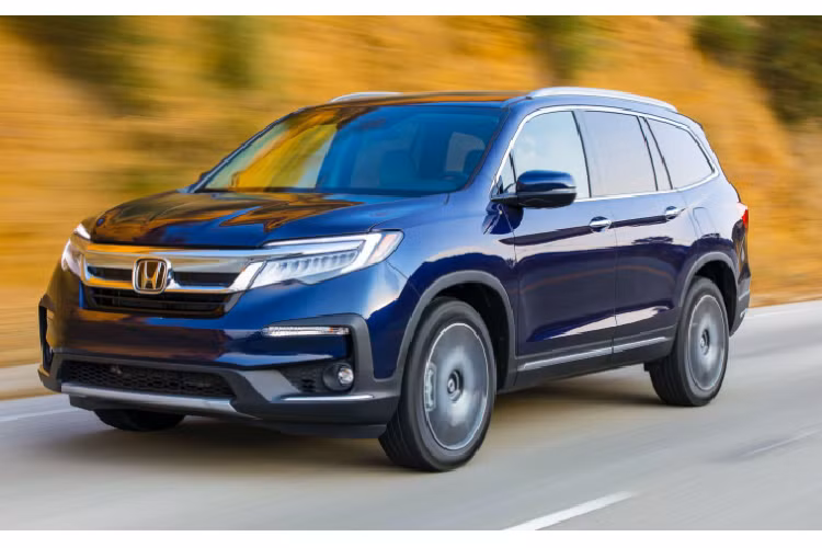 Honda Pilot thế hệ hiện tại đã được giới thiệu từ 2016. Ở mẫu xe Honda Pilot 2021 mới sẽ không thay đổi quá nhiều so với trước trừ việc thêm phiên bản SE và hộp số 9 cấp tiêu chuẩn cho các phiên bản.