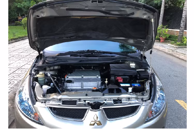 Hiện tại nếu có nhu cầu mua xe MPV đa dụng để phục vụ cho gia đình với chi phí mua xe khoảng 500 triệu đồng, các bác có sẵn sàng tìm lại “hoa hậu” Mitsubishi Grandis nổi tiếng một thời không?