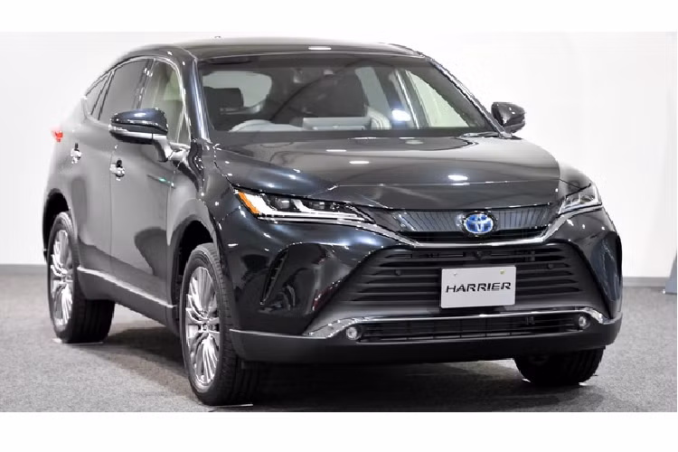 Tháng 4-5/2020, Toyota đã chính thức hồi sinh mẫu Harrier/Venza với thiết kế hiện đại sang trọng cùng hàng loạt tiện nghi đi kèm. Sự xuất hiện của Toyota Venza 2021 mới khiến cho nhiều khách hàng trên toàn cầu thích thú, hứa hẹn doanh số khủng của xe trong năm 2020.