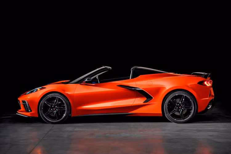 Đây là lần đầu tiên mà các đại lý Chevrolet tại Mỹ bắt đầu cho đặt hàng mẫu C8 Corvette Convertible 2020 mới.