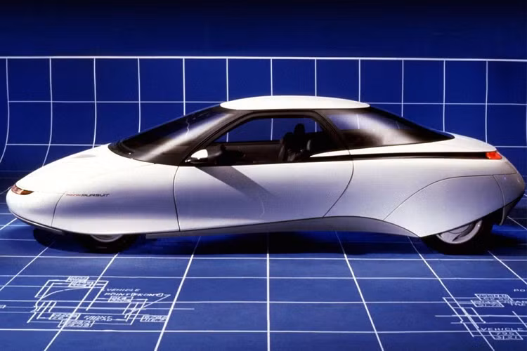 Suy cho cùng, xe tương lai Pontiac Pursuit chỉ ra mắt để phô diễn công nghệ tương lai, và có thể công nhận rằng nó đã khá thành công trong vai trò đó. Nếu có sử dụng trong đời thực, có lẽ nơi Pursuit được dịp phát huy tác dụng nhất là ở một phim trường Hollywood, trước khi bị người ta lãng quên như bao mẫu concept khác.