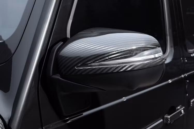 Về hiệu năng, bỏ qua những trang bị mang tính thẩm mỹ, chiếc SUV “hạng nặng” vẫn sở hữu khối động cơ G63 AMG với công suất 577 mã lực và mô-men xoắn cực đại 849 Nm từ cấu hình máy V8 4.0 lít Tăng áp kép.