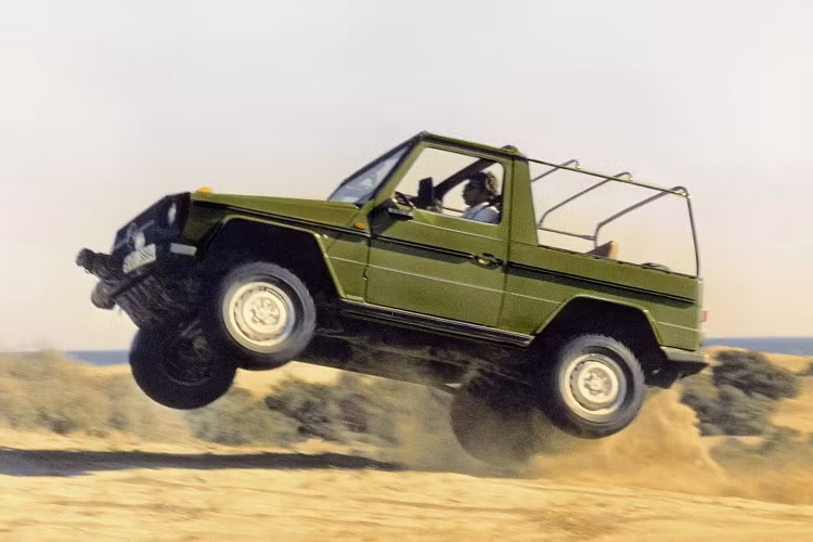 Trong suốt quá trình từ năm 1979 cho đến nay, G-Class có nhiều phiên bản khác nhau, trong đó nổi tiếng nhất là các phiên bản G63 lắp động cơ V8, G65 lắp động cơ V12 (đã ngừng sản xuất) cho đến phiên bản siêu sang xa xỉ có giá triệu đô - Mercedes-Maybach G650 Landaulet đã được ra mắt vào năm 2017.