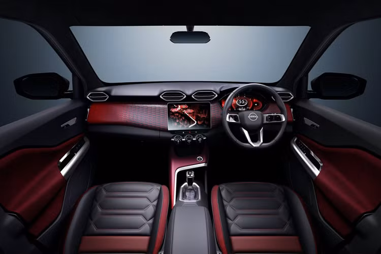 Chưa hết, mẫu SUV cỡ B này còn có điều hòa tự động, sạc điện thoại thông minh không dây, hệ thống âm thanh JBL, tính năng ra lệnh bằng giọng nói, camera 360 độ và đèn chờ dẫn đường.