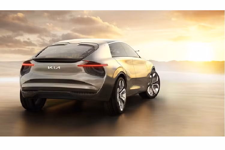 Theo AutoExpress, crossover chạy điện Kia được định vị thuộc phân khúc xe sang, tăng tốc trên đường thẳng nhanh hơn nhiều siêu xe hiện nay.