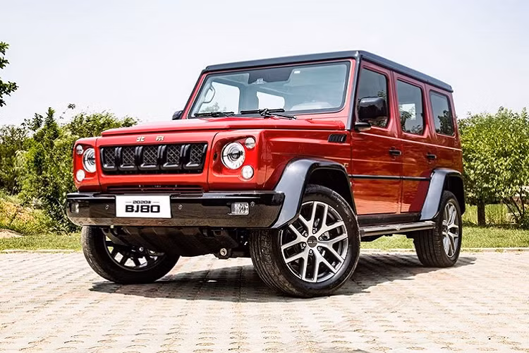 Beijing BJ80 là mẫu xe nhái Mercedes-Benz G-Class đầy tai tiếng của Trung Quốc. Hiện nay, nó được sản xuất bởi BAW, một công ty con của BAIC, đơn vị có liên doanh lớn với Mercedes-Benz.