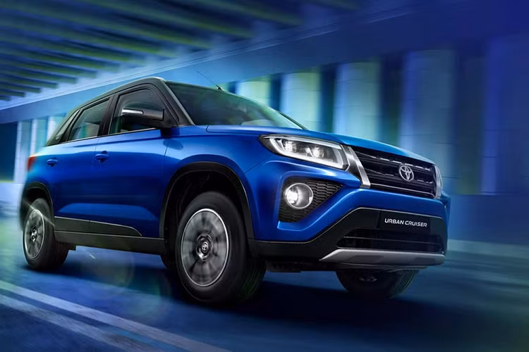 Tất cả các phiên bản số tự động của mẫu SUV cỡ B này đều có cụm pin lithium-ion với máy phát điện tích hợp bộ đề ISG (Integrated Starter Generator), có tác dụng hỗ trợ mô-men xoắn, phanh tái sinh năng lượng và tính năng Start-Stop.