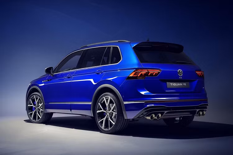 Riêng tại thị trường châu Âu, khách hàng sẽ có thêm phiên bản hiệu suất cao Volkswagen Tiguan R (công suất 316 mã lực) và bản plug-in hybrid mới (công suất 242 mã lực). Hiện thông tin chi tiết về các phiên bản mới này sẽ sớm được công bố trong thời gian tới.
