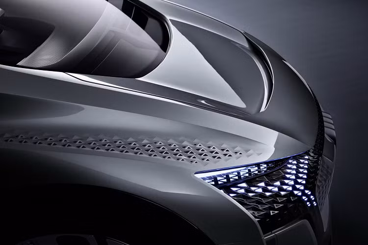 Được phát triển trên nền tảng MEB giống với VW ID.3 và Seat El Born tuy nhiên Audi lại cho phép các nhà thiết kế của mình tạo ra một chiếc gần như khác hoàn toàn so với hai mẫu xe trên. Ngoại thất có hơi hướng giống với hai mẫu xe điện ra mắt trong thời gian gần đây là Audi E-tron và E-tron Sportback.