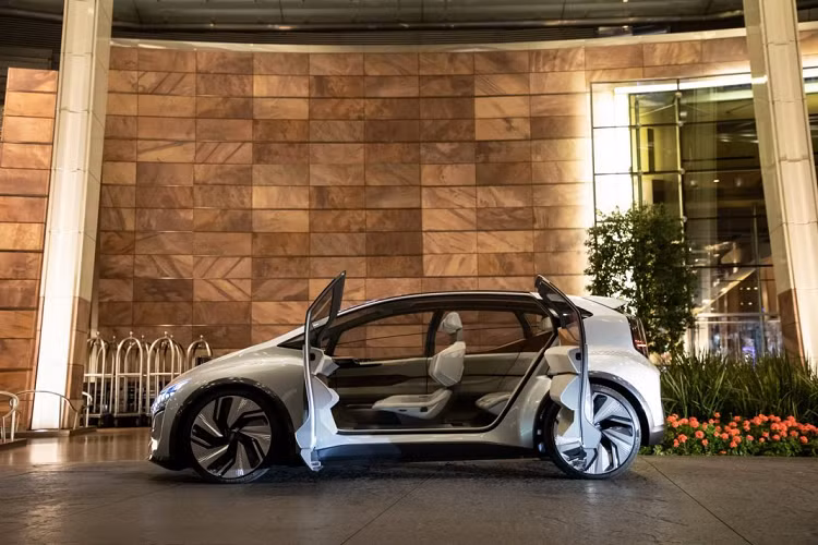 Ngoài Audi AI:ME và những công nghệ kể trên, gian hàng của Audi tại CES 2020 còn có sự góp mặt của Audi Q4 E-tron Concept và Audi E-tron Sportback.