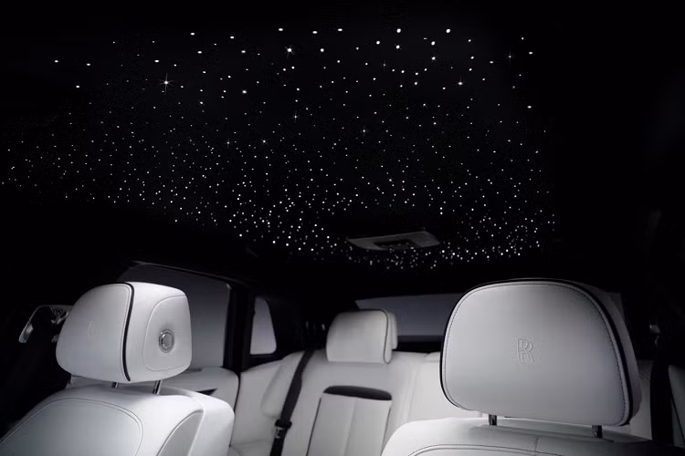 Nhưng để số hóa toàn bộ chiếc xe, Rolls-Royce có vẻ vẫn chưa sẵn sàng.