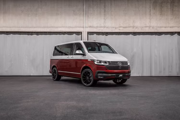 Với chiếc xe minibusVolkswagen T6 này, ABT gần như không nâng cấp bất cứ chi tiết nào bên ngoài hay bên trong của xe, thay vào đó, hãng lại tập trung cải thiện hiệu năng động cơ. Hãng độ này hiện đã ra mắt một gói nâng cấp dành cho động cơ 2.0 TDI của xe.