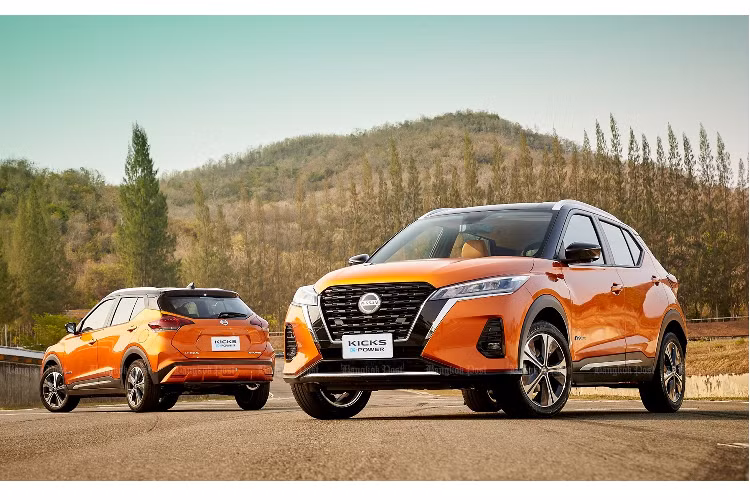 Sau 4 năm xuất hiện trên thị trường, mẫu xe cỡ nhỏ Nissan Kicks 2020 mới đã chính thức bước sang phiên bản nâng cấp giữa vòng đời ở thị trường Thái Lan. Đây đồng thời cũng là thị trường đầu tiên đón nhận phiên bản nâng cấp của dòng SUV cỡ B này.