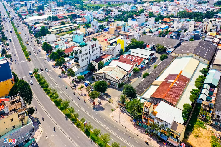 Khu đất có quy mô lớn nhất được UBND TP.HCM sử dụng để thanh toán cho chủ đầu tư dự án Phạm Văn Đồng - Gò Dưa nằm ở số 582 Kinh Dương Vương (quận Bình Tân) với diện tích 12.240 m2. 