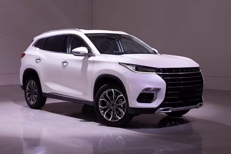 Tuy chưa có thông tin chính xác về thông số kỹ thuật tại thời điểm này nhưng mẫu xe Trung Quốc - Exeed TX sở hữu khối động cơ xăng 1.6 lít tăng áp, sản sinh công suất 194 mã lực và mô-men xoắn cực đại 290 Nm. Khối máy này được kết nối với 1 hộp số li hợp kép 7 cấp độ, truyền sức mạnh xuống hệ dẫn động chủ động 2 cầu AWD.