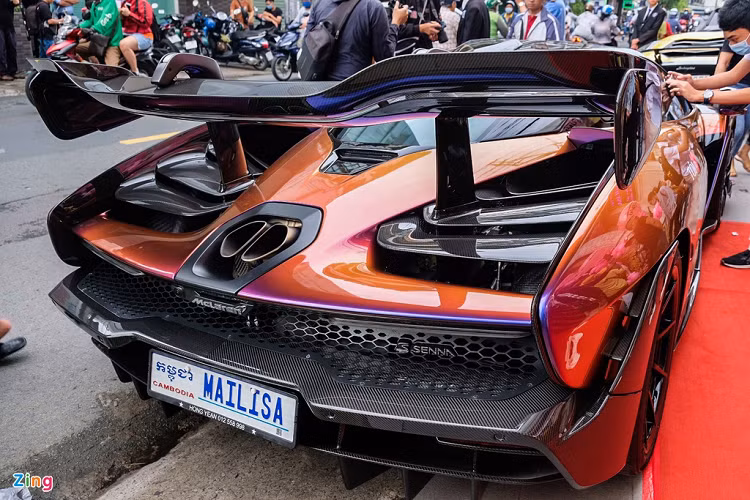 McLaren Senna được trang bị động cơ đặt giữa tăng áp kép V8 4.0L, sản sinh công suất 789 mã lực và mô-men xoắn cực đại 800 Nm. Nhờ sức mạnh này, Senna có thể tăng tốc 0-100 km/h trong 3 giây, 0-200 km/h trong 6,8 giây và tốc độ tối đa 335 km/h. 