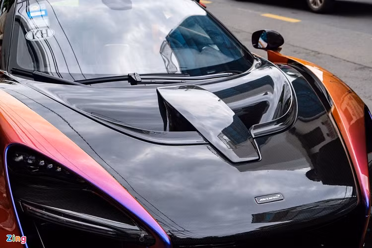 McLaren Senna được sản xuất thủ công với số lượng giới hạn 500 chiếc. Ở phiên bản tiêu chuẩn, Senna có giá khoảng 1 triệu USD. Nếu được gắn thêm mác MSO, hypercar này có giá từ 1,5 triệu USD.