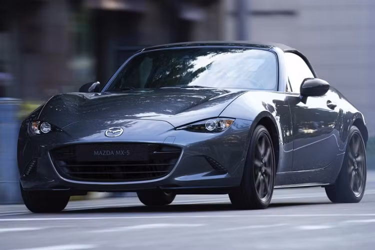 Những công nghệ mới tiếp tục được hhãng xe Nhật Bản áp dụng trên Mazda MX-5 Miata 2021 mới và MX-5 Miata RF (Retractable Fastback), ở đời xe 2021 khi chúng đều có được những nâng cấp đáng mong chờ.