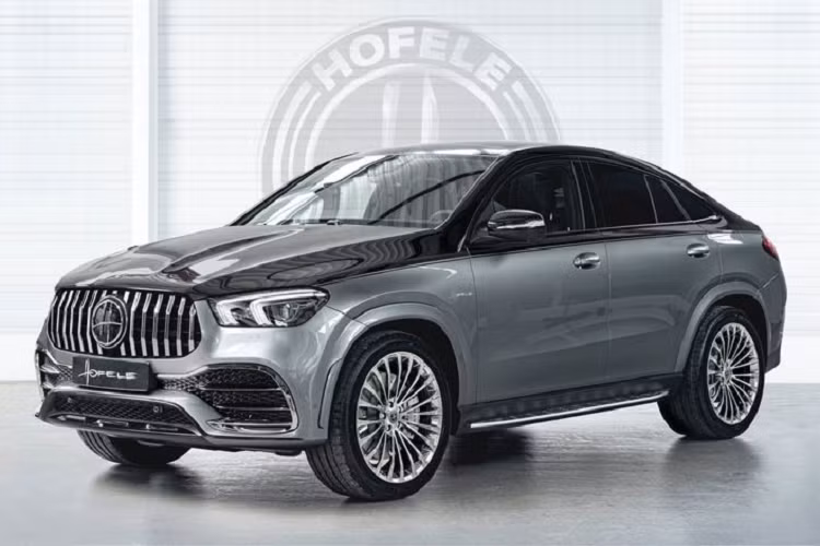 Tiếp theo, Hofele trang bị cho GLE Coupe lưới tản nhiệt kiểu Panamericana cùng sự xuất hiện của nhiều chi tiết mạ crôm quanh các khe hút gió được thiết kế lại.