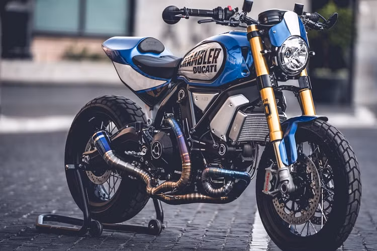 Với mong muốn tạo dựng một sân chơi cho các khách hàng sử dụng dòng xe Scrambler trên toàn thế giới, Ducati đã tổ chức cuộc thi độ xe Ducati Rumble kể từ năm 2017. Cuộc thi năm nay có tổng cộng 74 bản độ đăng ký tham dự ở 5 hạng mục khác nhau. Chiếc Ducati Scrambler 1100 mới trong bài xuất sắc có được chiến thắng ở hạng mục Bully với 537 phiếu bình chọn.
