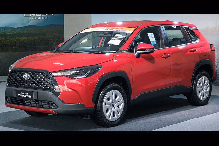 Toyota Corolla Cross 1.8 may xang trang bi co ngheo nan?