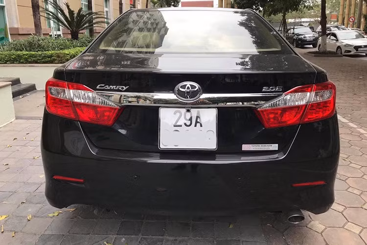 Toyota Camry dung 7 nam, hon 600 trieu dong o Ha Noi-Hinh-7