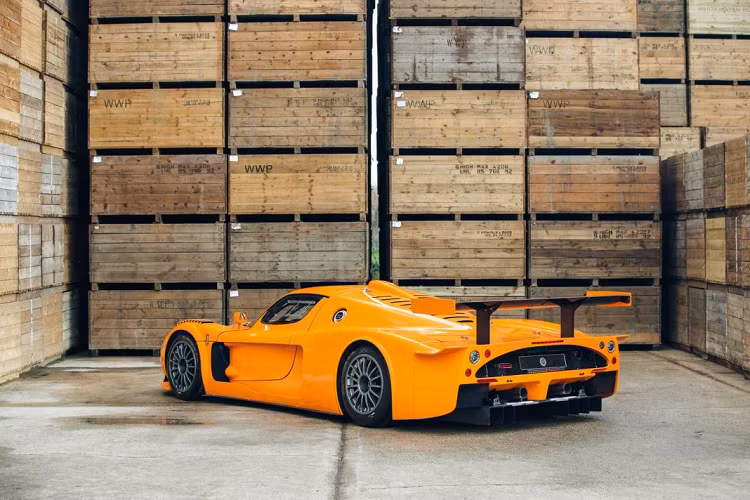 Trong 6 mùa giải tham gia, những chiếc MC12 GT1 của Maserati Squadra Corse đã giành được 40 chiến thắng chặng, 6 giải vô địch đội đua và 6 chức vô địch cá nhân, cùng với hai lần giành chiến thắng ở hạng mục Constructor Championship.