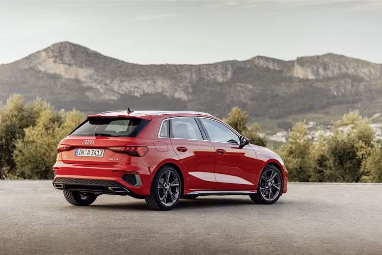Ra mắt tại thị trường châu Âu, Audi A3 được trang bị với 3 phiên bản động cơ. Đầu tiên là động cơ xăng TFSI dung tích 1.5L, sản sinh công suất 150 mã lực cùng mức tiêu thụ nhiên liệu khoảng 4,8-5,1 lít/100 km. Đối với phiên bản sử dụng diesel, Audi mang đến 2 lựa chọn động cơ TDI dung tích 2.0L công suất 116 mã lực hoặc 150 mã lực.