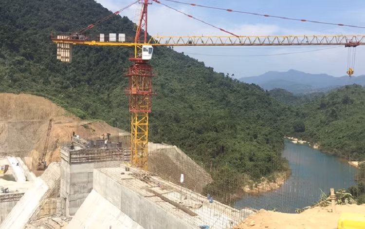 Xac minh thong tin lo dat vui lap nhieu cong nhan tai thuy dien o Hue