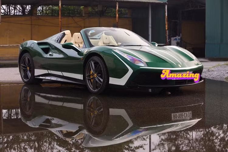 Xuất hiện tại một cây xăng ở Hà Nội, chiếc siêu xe mui trần Ferrari 488 Spider với ngoại thất màu xanh lá đậm cùng sọc trắng thu hút không ít sự chú ý của người đi đường. Được biết, chiếc Ferrari 488 Spider này từng ở Bình Phước và có bộ áo gây tranh cãi vì nhiều người cho rằng giống với những chiếc xe taxi của Mai Linh, số khác cho rằng giống màu áo của Grab.