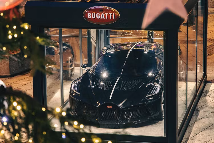 Ông Christophe Piochon, Giám đốc Sản xuất và Vận hành của Bugatti chia sẻ rằng: “Không gì có thể thay thế chợ Giáng sinh Molsheim. Tuy nhiên, điều quan trọng là chúng tôi phải mang lại niềm vui cho người dân trong khu vực trong những thời điểm khó khăn này”.