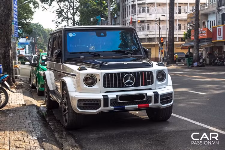 Mới đây nhất chính là thế hệ Mercedes-AMG G63 Edition 1 mới được ra mắt cách đây không lâu. Đây chính là một mẫu SUV đầy hấp dẫn đối với những người chơi xe tại Việt Nam khi số lượng những chiếc G-Class được đưa về thị trường Việt Nam ngày một nhiều.