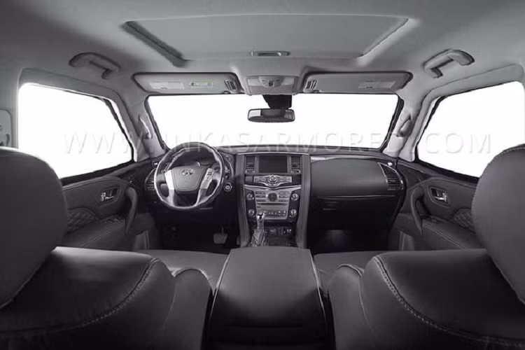 Bên cạnh những trang bị kể trên, Infiniti QX80 Inkas cũng được trang bị nhiều tiện ích hỗ trợ khẩn cấp như đèn đặc chủng, còi chuyên dụng, bình chữa cháy, bộ dụng cụ y tế...