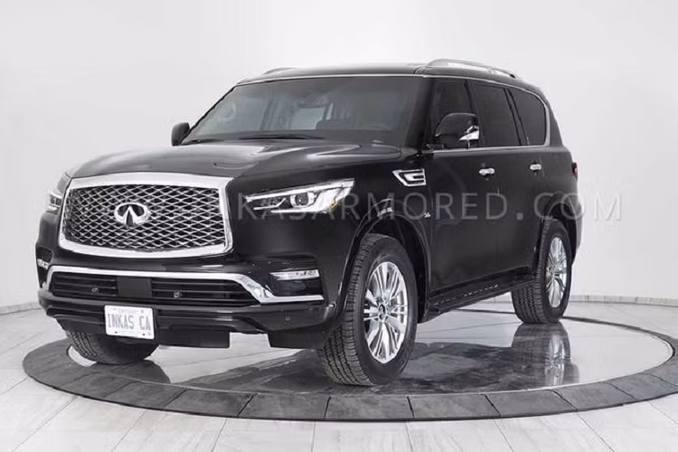 Theo đó, xưởng độ xe Inkas tới từ Toronto, Canada mới đây vừa chính thức cho ra lò sản phẩm độ bọc thép đối mẫu SUV Infiniti QX80 vô cùng đặc biệt. Khác với những chiếc xe chống đạn đặc chủng còn lại của thế giới, Infiniti QX80 Inkas mới sở hữu một ngoại hình to lớn, bệ vệ cùng khả năng bảo vệ cho chủ nhân tuyệt đối trước mọi vụ tấn công.