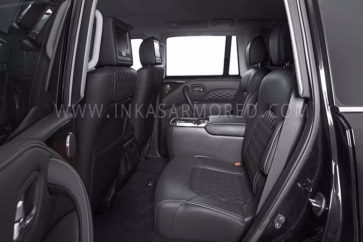 Sở hữu kích thước khủng cùng cấu hình chỉ 4 ghế ngồi, QX80 Inkas đem đến sự rộng rãi cho toàn bộ hành khách