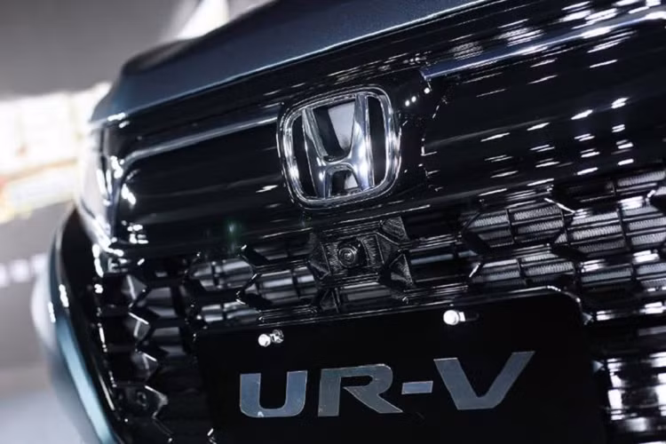 Honda UR-V 2020 tại Trung Quốc tiếp tục ssở hữu 2 tùy chọn động cơ. Đầu tiên là động cơ xăng 4 xi-lanh, tăng áp, dung tích 1,5 lít, sản sinh công suất tối đa 193 mã lực và mô-men xoắn cực đại 240 Nm dùng chung với Honda CR-V. Thứ hai là động cơ xăng 4 xi-lanh, tăng áp, dung tích 2.0, tạo ra công suất tối đa 272 mã lực và mô-men xoắn cực đại 370 Nm.