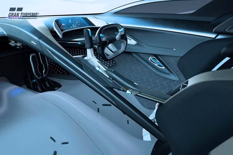 Siêu xe điện Jaguar mới có sử dụng hỗn hợp yếu tố thiết kế của C-Type, D-Type, XJR-9 và XJR-14, nhưng với một điểm cải tiến khác thường để phù hợp một xe đua tương lai giả định. Vision Gran Turismo SV đã được phát triển hoàn toàn trong thế giới ảo bằng công nghệ mượn từ giải đua Formula E và rồi được tinh chỉnh bằng những công cụ mô phỏng mới nhất.