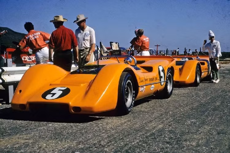 Ở thời điểm đó, M6A là chiếc xe đầu tiên của McLaren sở hữu bộ khung monocoque và cũng là chiếc xe đầu tiên mang lên mình màu sơn McLaren Orange đặc trưng của của thương hiệu này. Chiếc xe khi đó đã được trang bị khối động cơ V8 đến từ Chevrolet với hệ thống phun xăng.