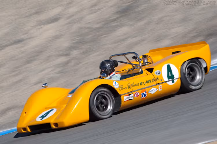 McLaren chi sản xuất 399 chiếc Elva với giá bán khởi điểm từ 1,69 triệu USD. Giá xe McLaren Elva cuối cùng có thể sẽ cao hơn rất nhiều, nhất là khi những khách hàng mua sản phẩm phân khúc “hyper” thường cá nhân hóa chiếc xe dựa trên chương trình MSO.