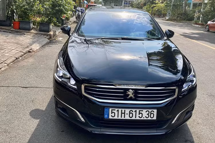 Cùng với VW Passat, Renault Talisman (từng được phân phối) – Peugeot 508 được biết đến là một trong dòng xe hạng D thương hiệu châu Âu có giá bán cao trong phân khúc sedan hạng D tại thị trường Việt.