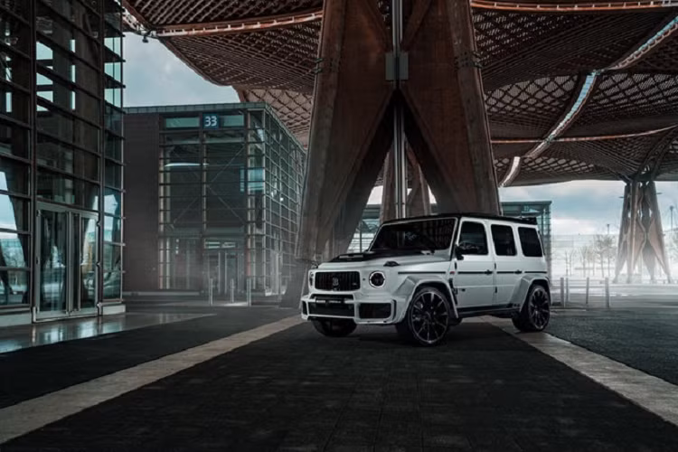 Brabus 700 Widestar dẫn động 4 bánh toàn thời gian, kết hợp với động cơ tối ưu và sử dụng nhiều sợi carbon siêu nhẹ, bản độ khiến giới mộ điệu thèm muốn.