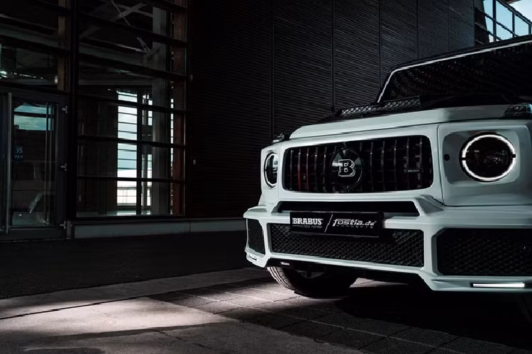 Sản phẩm mới nhất của hãng độ Đức là Brabus 700 Widestar, thành quả hợp tác giữa Brabus và Fostla. Đây có lẽ bản độ Mercedes-AMG G63 hầm hố nhất mà giới mộ điệu được chiêm ngưỡng.