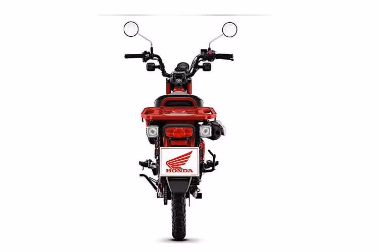 Các trang bị đáng chú ý khác trên Honda Trail 125 ABS 2021 còn có thể kể đến đèn pha tròn tích hợp đèn định vị ứng dụng công nghệ LED giúp tăng khả năng chiếu sáng. Đồng hồ nguyên bản của xe cũng có tạo hình tròn với màn hình kỹ thuật số dạng âm bản giúp tăng khả năng hiển thị.