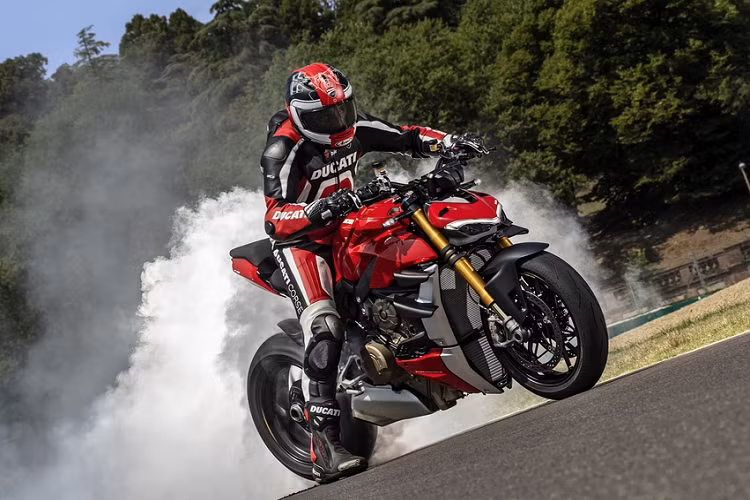 Ducati Streetfighter V4 tu 468 trieu dong tai My, sap ve Viet Nam