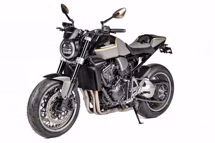 Do là phiên bản đặc biệt, xe sẽ chỉ có 15 xe trên toàn thế giới. Giá xe Honda CB1000R Stardust bán ra tại Thuỵ Sỹ ở mức 19.980 Francs Thụy Sĩ (tương đương 477 triệu đồng). Hiện tại, giá xe Honda CB1000R đang được bán ra tại Việt Nam ở mức 468 triệu đồng.