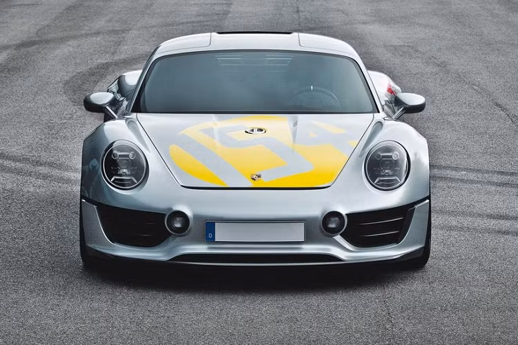 Tương tự như mọi concept bí mật khác được giới thiệu trong cuốn sách “Porsche Unseen”, siêu xe Porschr Le Mans Living Legend không hề được sản xuất thương mại, và sẽ chính thức được trưng bầy tại Viện bảo tàng Porsche trong năm tới.