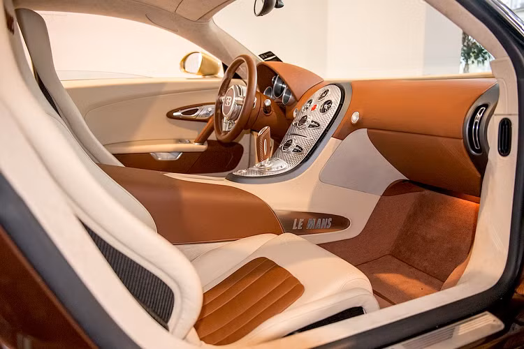 Với số lượng sản xuất cực kỳ giới hạn, Bugatti Veyron đặc biệt luôn là một mẫu xe được đánh giá cao bởi giới chuyên môn cũng như những người mê xe trên khắp thế giới.