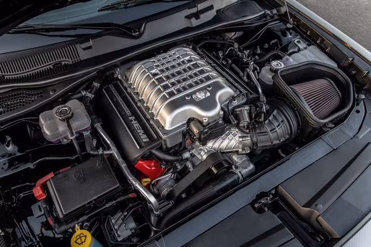 Chiếc Dodge Challenger SRT Demon này không được SpeedKore nâng cấp động cơ. Vì thế, nó sẽ vẫn sử dụng khối động cơ HEMI V8, dung tích 6,2 lít siêu nạp.