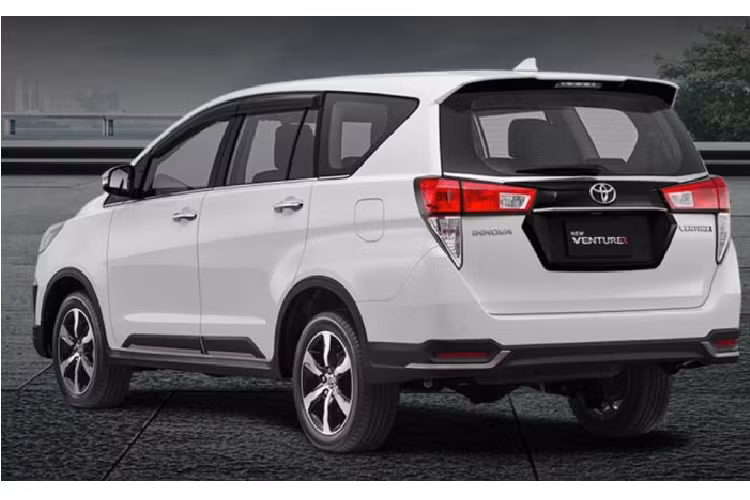 Động cơ xăng cho công suất 137 mã lực tại vòng tua 5.600 vòng/phút và mô-men xoắn 183 Nm tại vòng tua 4.000 vòng/phút. Trong khi đó, biến thể động cơ diesel cho công suất 147 mã lực tại vòng tua 3.400 vòng/phút và mô-men xoắn 342 Nm ở dải vòng tua 1.200-2.800 vòng/phút khi kết hợp với hộp số sàn.