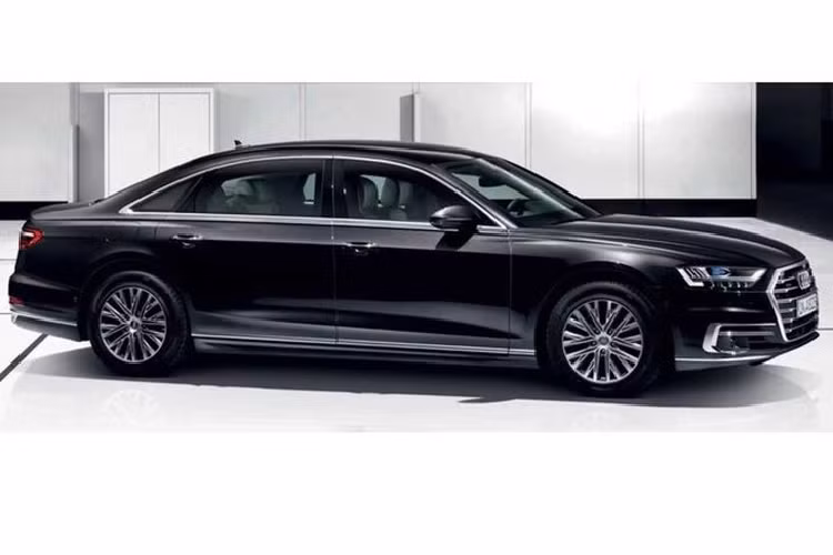 Cụ thể, mẫu Audi A8 L 2020 bọc thép được nhà sản xuất gia cố lại toàn bộ thân xe, bọc thép không chỉ ở vỏ mà cả ở phần khung để tăng độ cứng vững. Mẫu xe này có khả năng chống chịu đạn, vật liệu nổ ở cấp độ VR9. Bên cạnh đó, xe còn được trang bị hàng loạt tiện ích an toàn như hệ thống chữa cháy riêng biệt, lốp xe gia cường, bình xăng được bọc thép để ngăn cháy nổ, các thiết bị liên lạc vệ tinh cùng kính chống đạn cực dày.